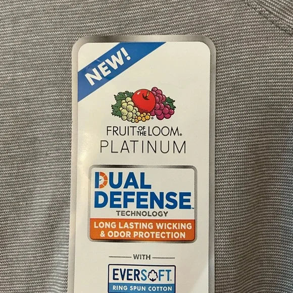 Mens Gray V-Neck T-Shirt Size Medium New With Tags - Picture 4 of 7